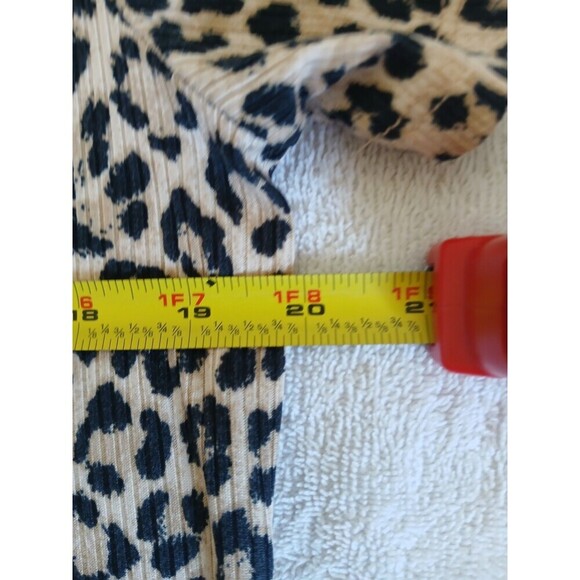 FREE KISSES Womens Blouse Top Animal‎ Print Short Sleeve Round Neck 1X Safari - Picture 11 of 14